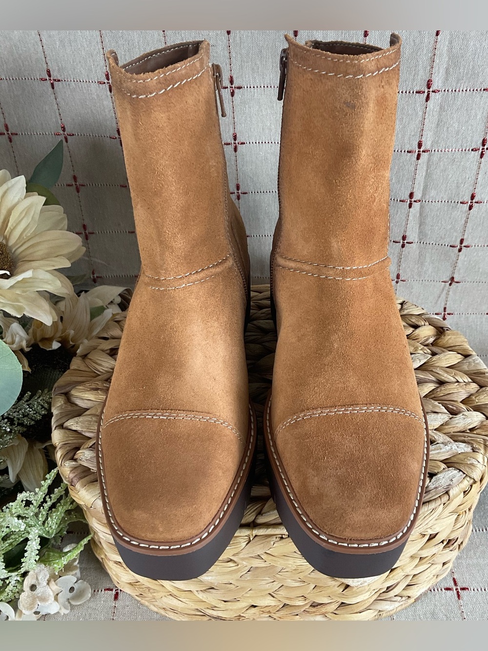 Naturalizer “Wylie” Tawny Brown Suede Wedge Platform Ankle Boots Size 6.5 - Picture 2 of 7